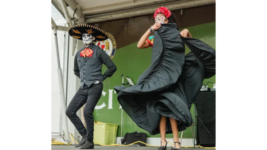 Dia de los Muertos dancing