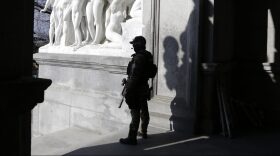 Capitol-police-officer