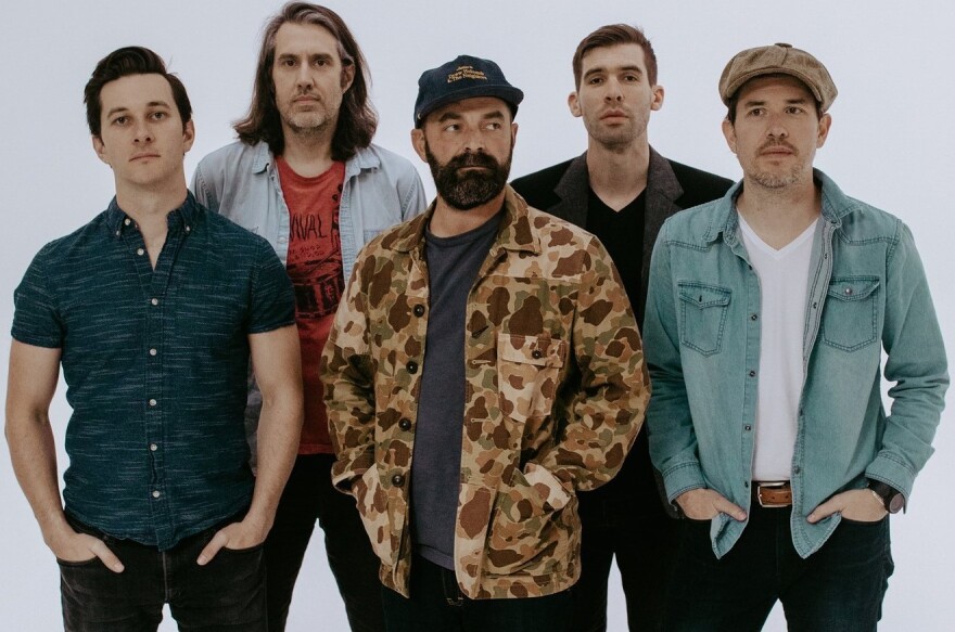 Drew Holcomb & The Neighbors