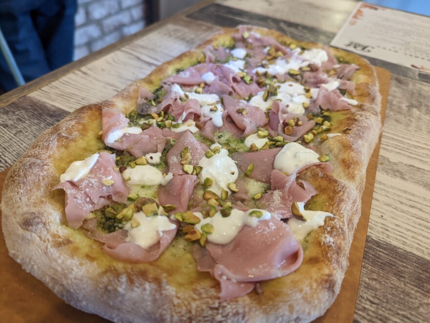 PatsPastorellaPizza.jpg