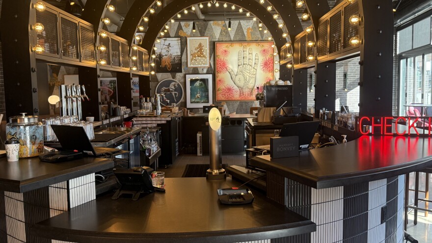 Moxy Bar