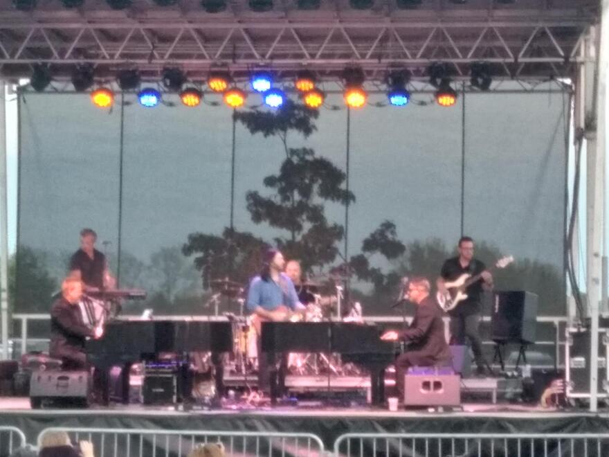 Grange concert 1.jpg