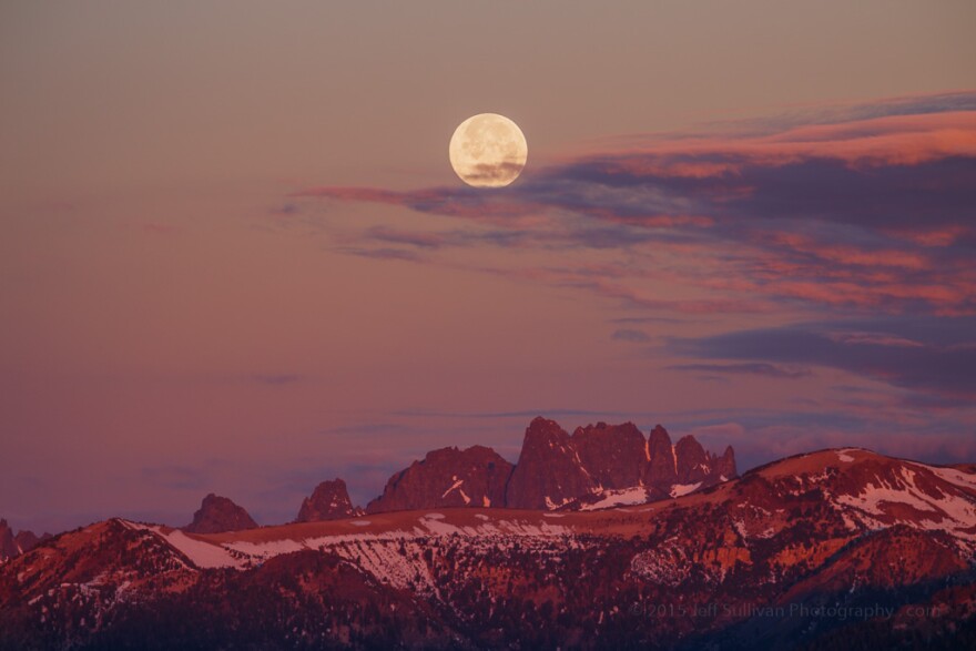 summer-solstice-moon-set