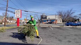 Elf Xmas Tree Toss.jpg