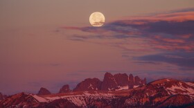 summer-solstice-moon-set