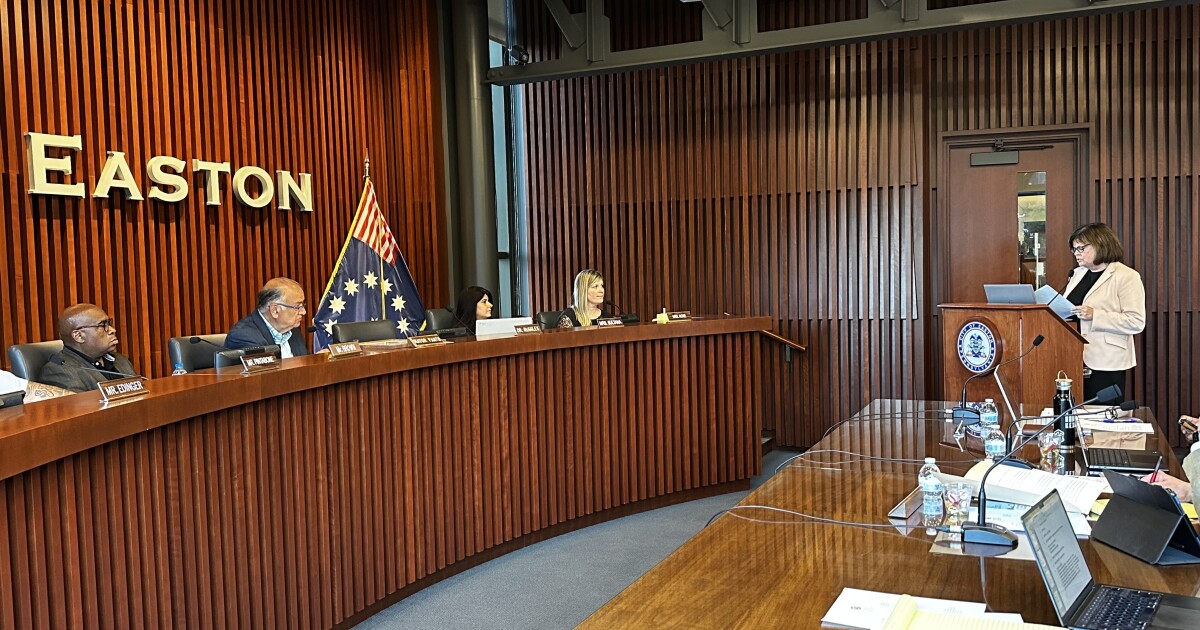 Easton may expand ordinance to ban all animal sales throughout city Easton may expand ordinance to ban all animal sales throughout city