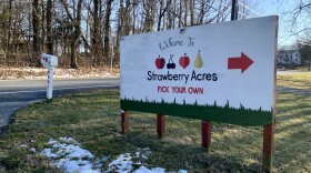 230307-strawberry-acres-sign.jpg