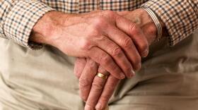 man-hands-waiting-senior-33786