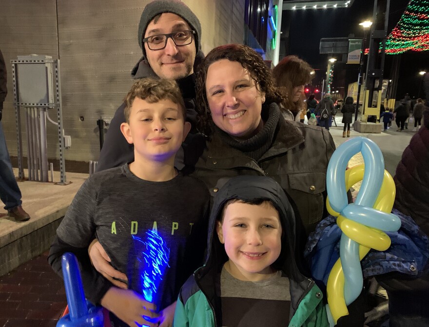 221230 PeepsFest Duenyas family.jpg