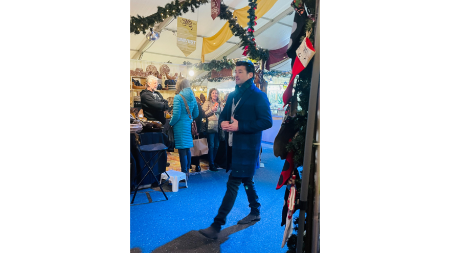 Wes Brown at Christkindlmarkt