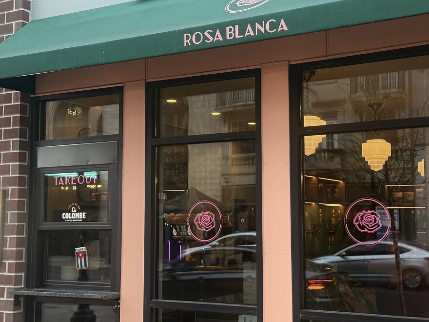 Takeout window Rosa Blanca