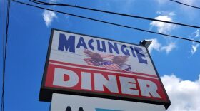 Macungie Diner Sign