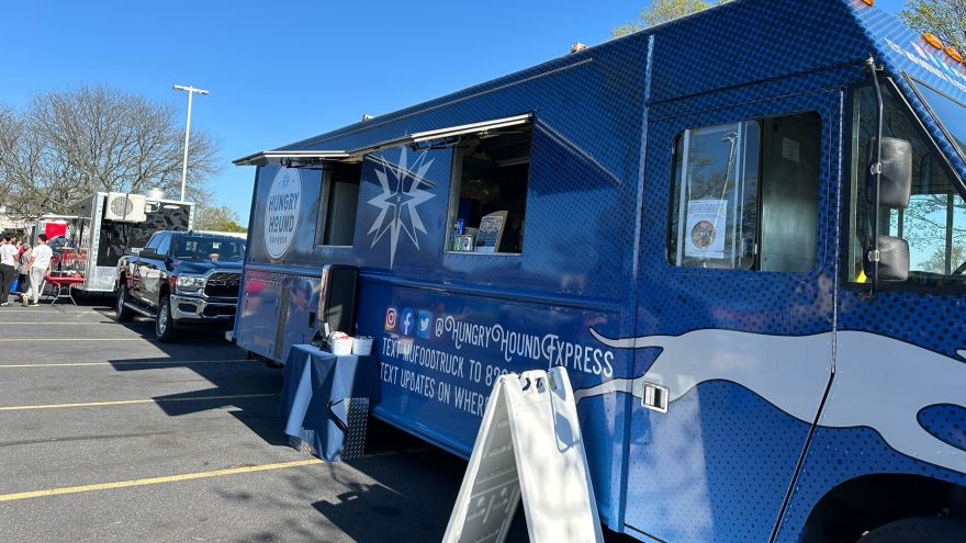 Hungry Hound Express food truck
