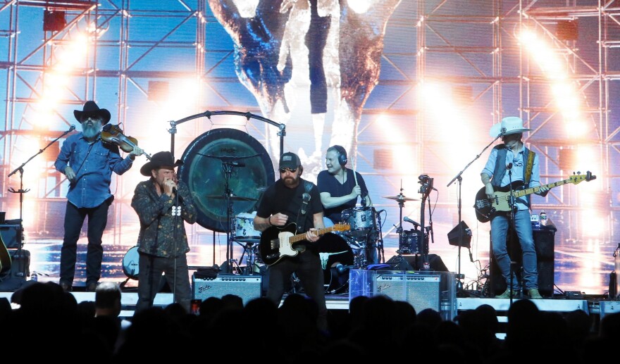 Brooks & Dunn perform at PPL Center