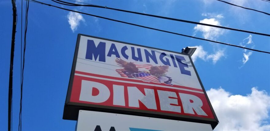 Macungie Diner Sign
