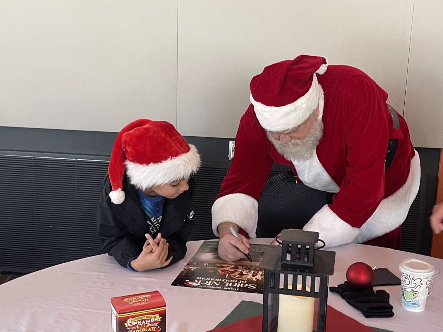 Danny Roebuck signs autographs at ArtsQuest