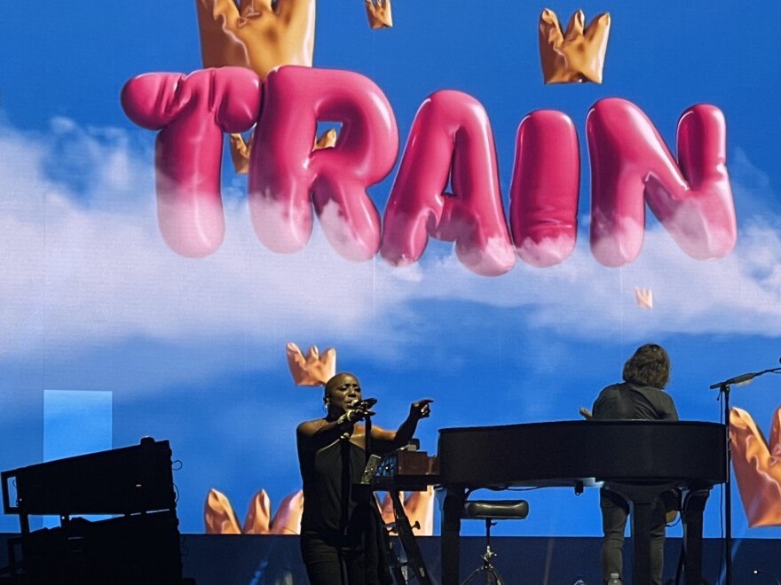 TRAIN.jpg