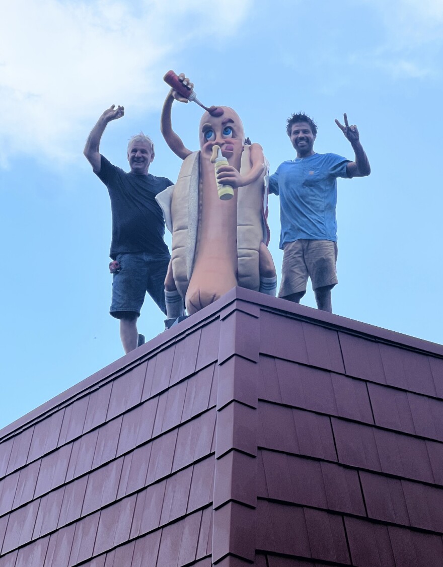 Hot dog contractors