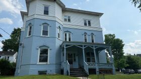 Family homeless shelter 232-234 West Packer Avenue