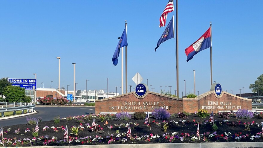 Lehigh Valley Intl Airport sign.jpg