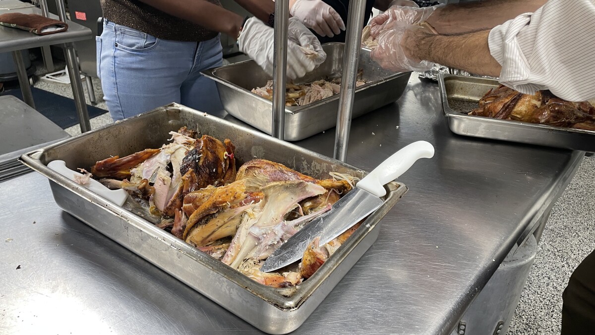 New Bethany Ministries serves Thanksgiving Day meals in ...