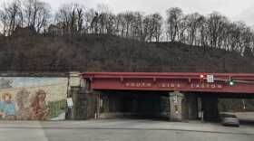 South Side Easton sign at foot of Smith Street Hill