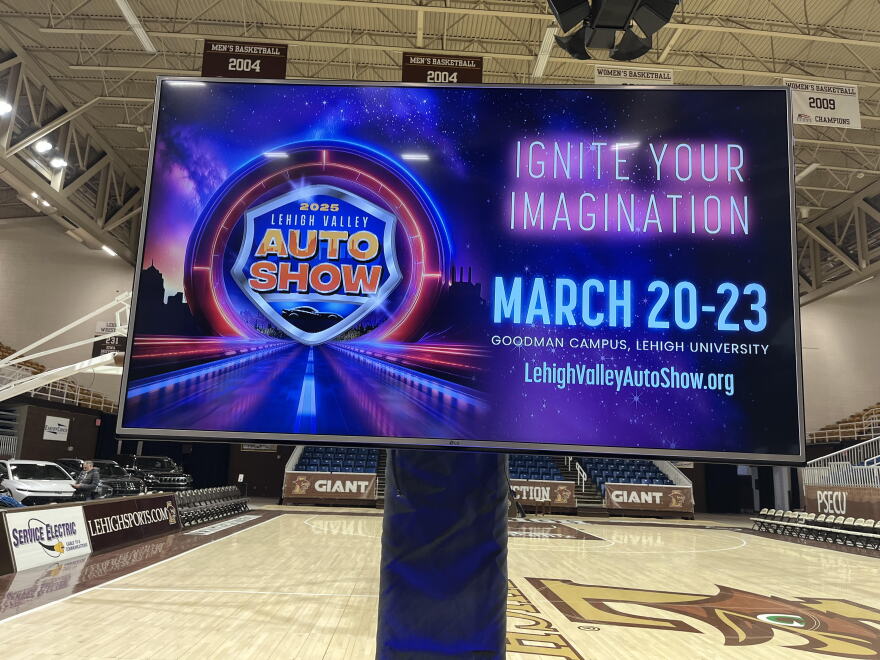 auto show sign.jpg