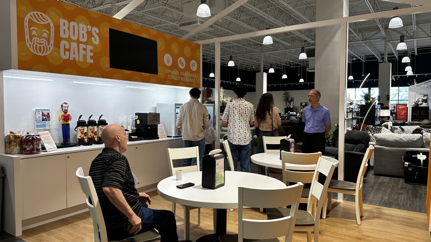 bobsdiscountfurniture2.jpg