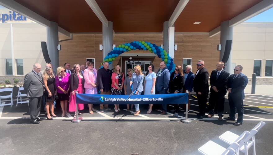 LVHN Gilbertsville ribon cutting