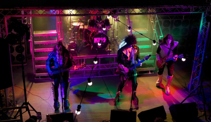 Strutter: A tribute to KISS