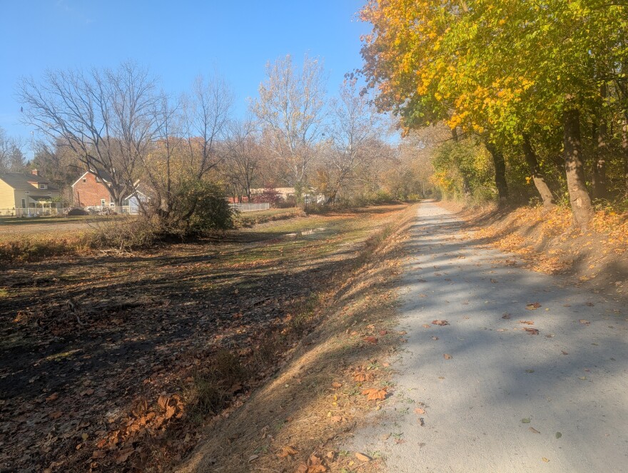 lehigh canal empty at D&L Trail