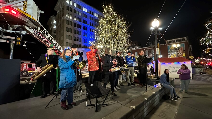 menorah3.jpg