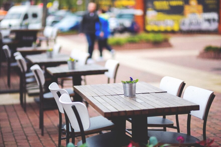 restaurant_street_cafe_table