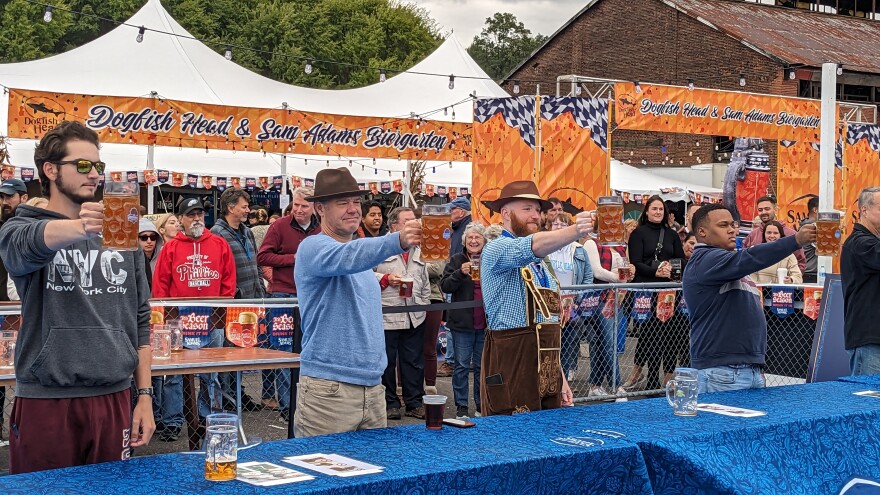 oktoberfest steinholding