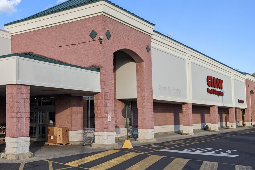 Giant Supermarket