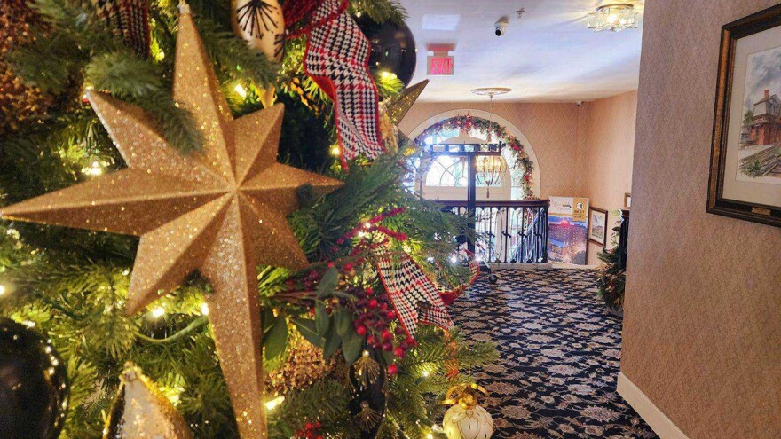 Hotel Bethlehem Moravian Star.jpg