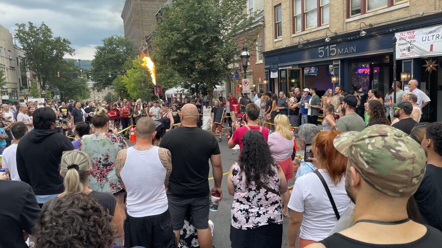 Musikfest crowd whirled dreams