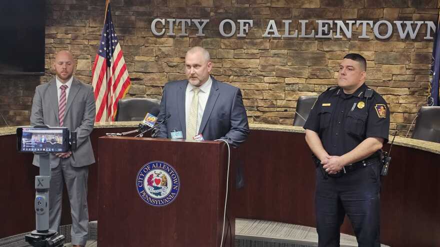 AllentownCityHallNooseAPD.jpg