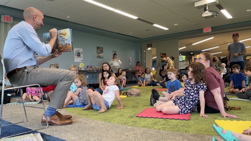 Storytime with the Mayor 7