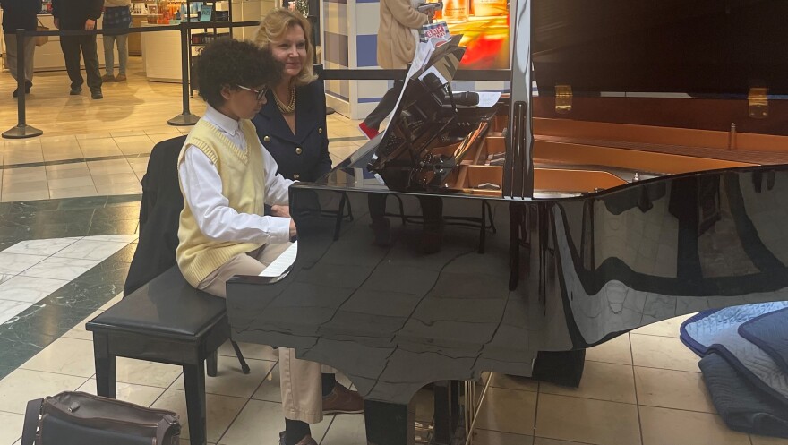 Students at Mall singing